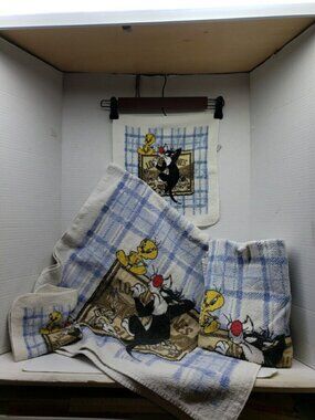 Vtg Cannon Looney Tunes 4 Piece (2) Towel & (2) Wash Cloth Sylvester Tweety Bugs